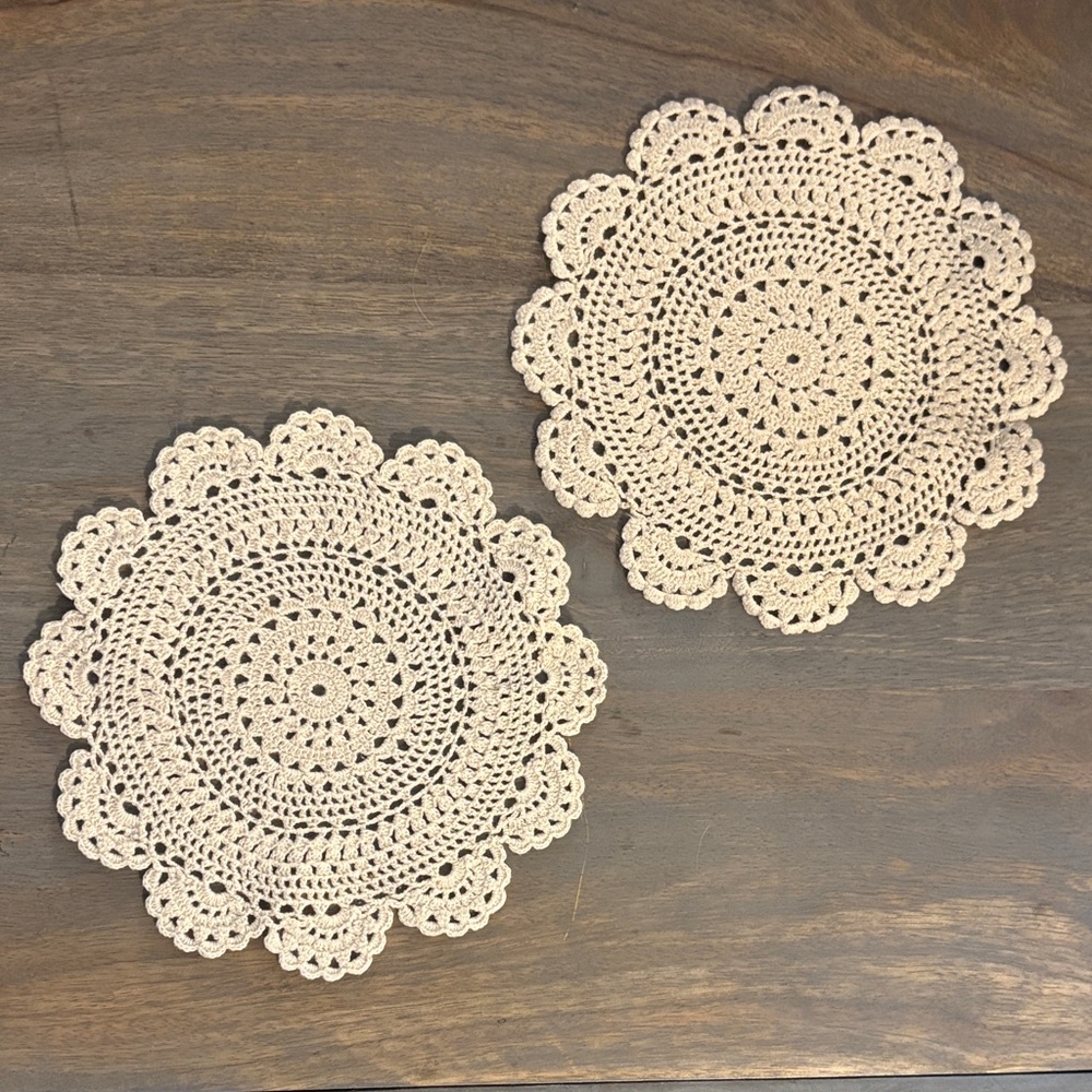 VTG Off-White Hand Crotchet 7" Doilies set of 2